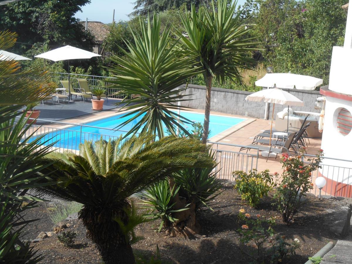 Al Villino Sunshine in villa con piscina ed idromassaggio SantʼAlfio Esterno foto